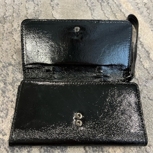 Elliott Lucca Black Patent Leather Trifold Clutch Wallet Wristlet - Picture 3 of 7